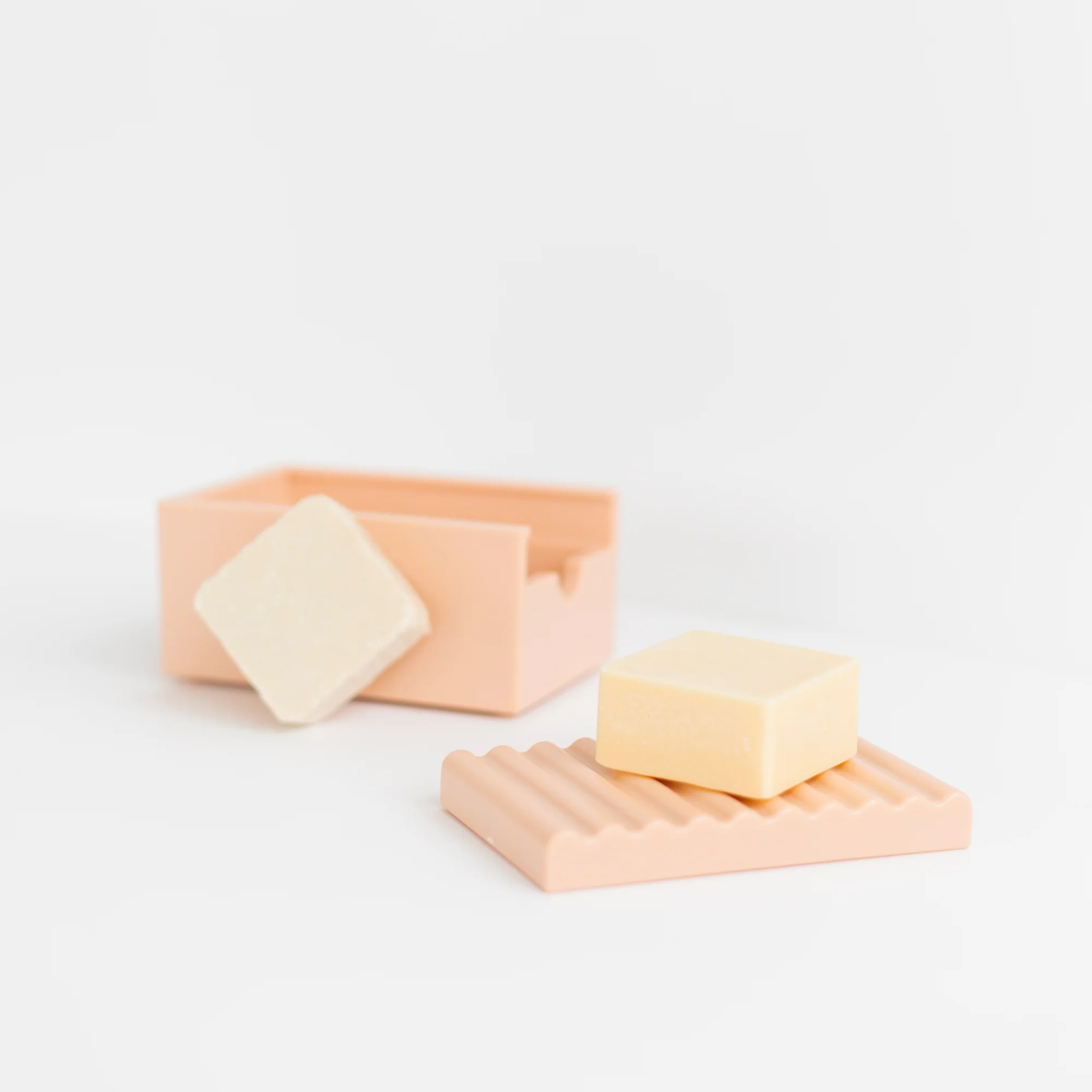 2-in-1 Travel Case & Soap Dish - Image 2