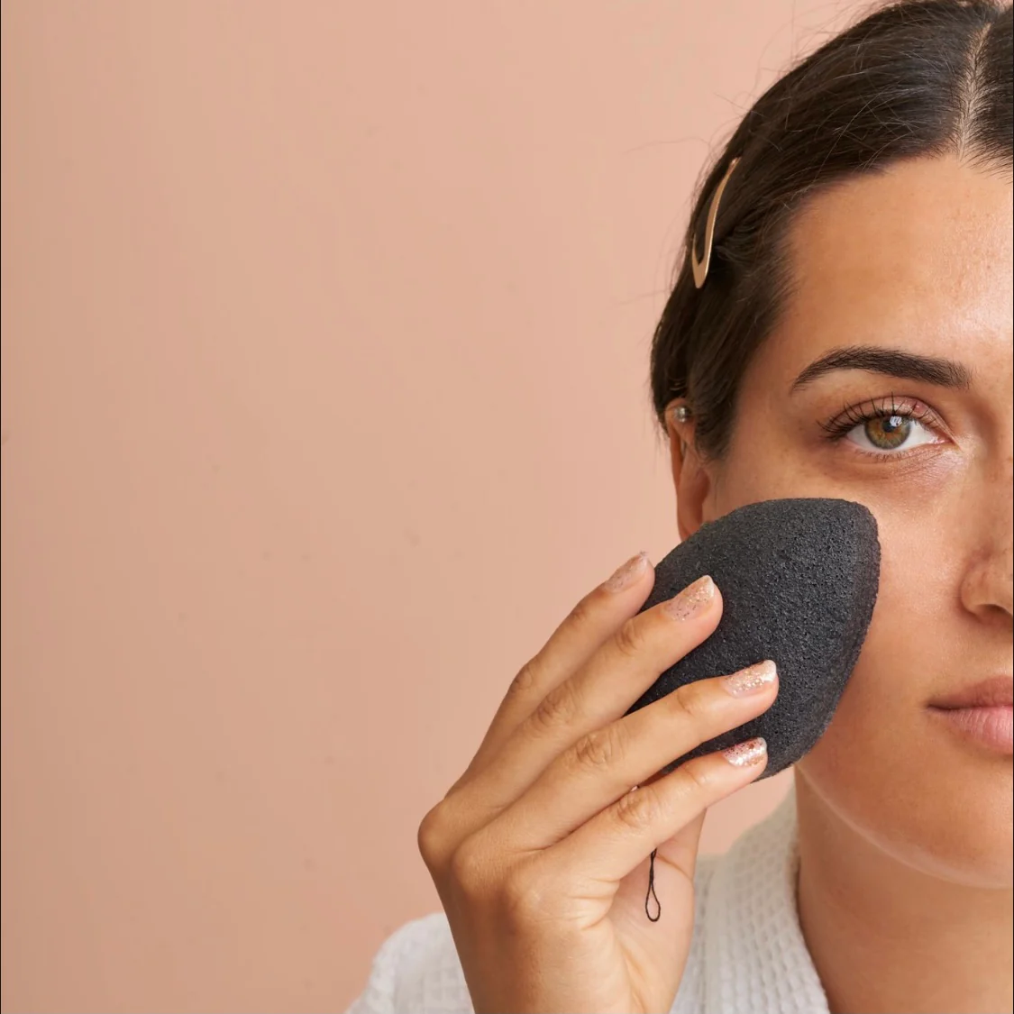 Cleansing Konjac Sponge - Purifying Bamboo Charcoal - Image 2